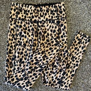 Victoria's Secret Athletic Leggings Size 8 Leopard Print Double Pockets EUC